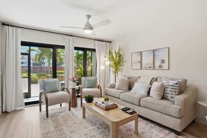 TV, offices - B-115 - Totally Updated - First Floor- Sleeps 6 (Naples)