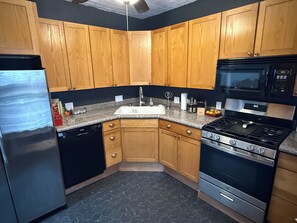 Private kitchen - Drake presidents historical home (Des Moines)