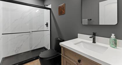 Central 2BD Apartment