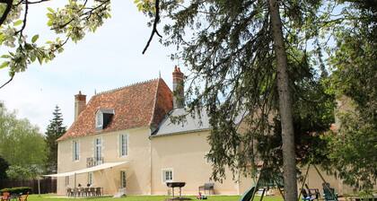 đ° GĂźte de Villenoue : Maison de MaĂźtre & Escape Games | 5 min Issoudun