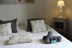 6 bedrooms, iron/ironing board, free WiFi, bed sheets