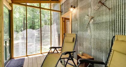 Wild Fern Cottage with River Access