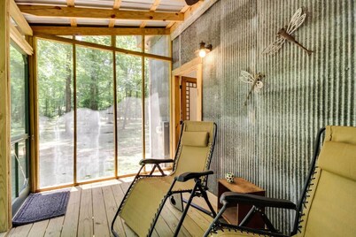 Wild Fern Cottage with River Access