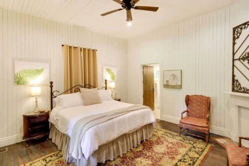 Wild Fern Cottage with River Access