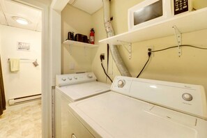 Interior - Small Family Beach Emerald (Emerald Isle)