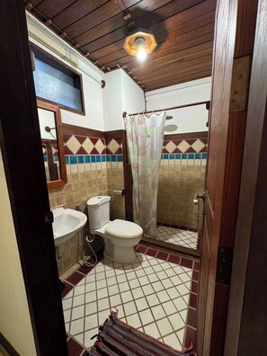 Kamar, 1 kamar tidur, akses difabel, Boleh Merokok | Kamar mandi