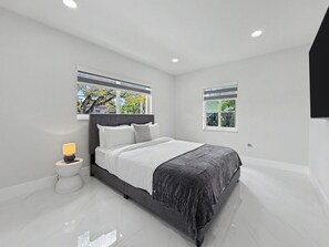 WiFi - Luxury Miami Retreat w/ Beautiful Backyard | 3BR (Miami)