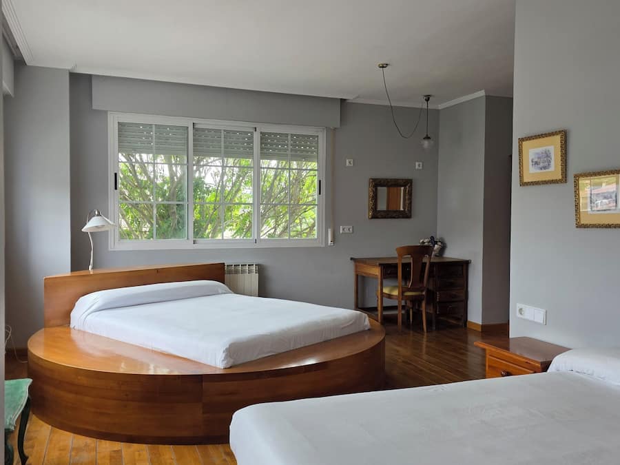 Vierbettzimmer, Balkon, Gartenblick
