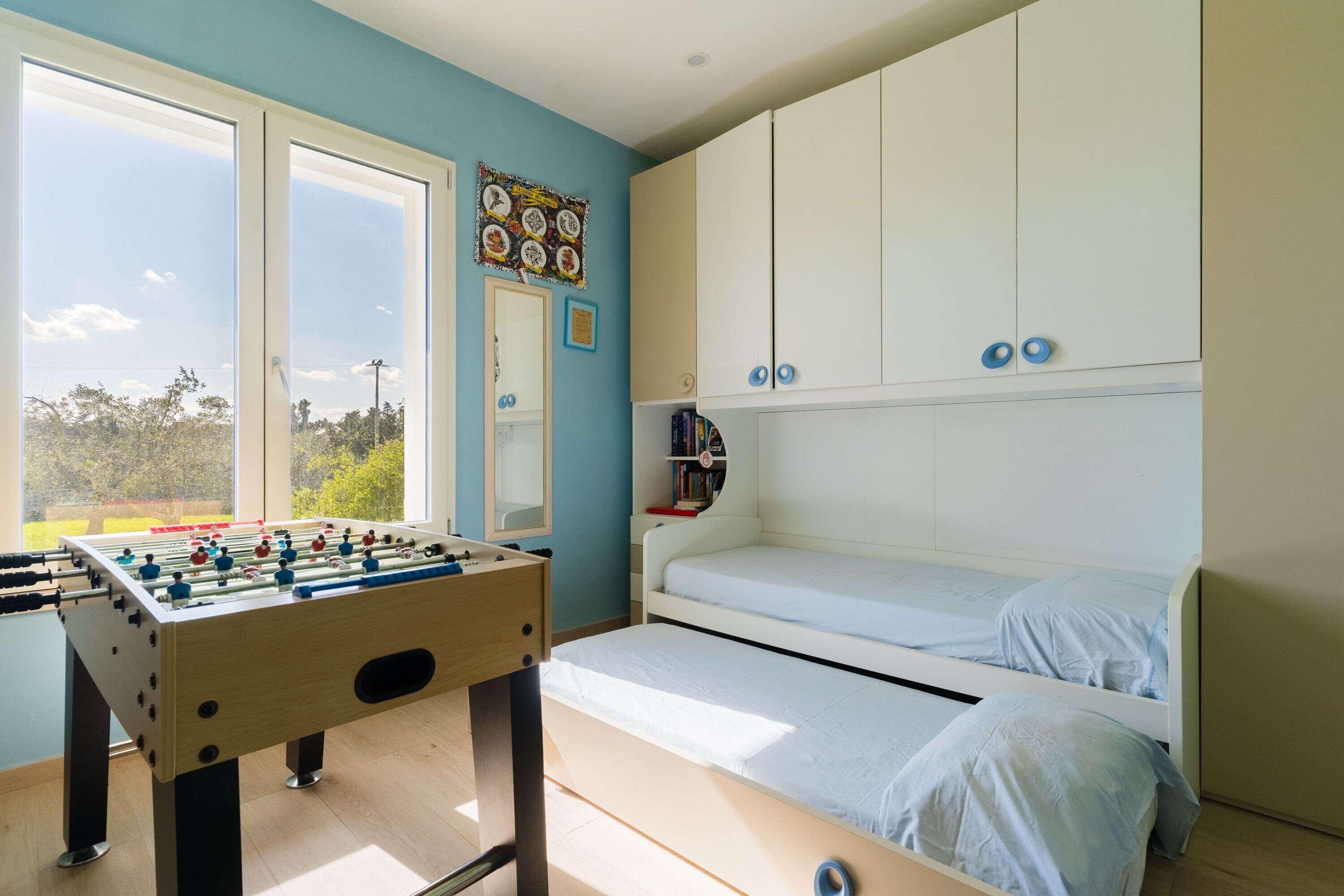 2 chambres, fer et planche à repasser