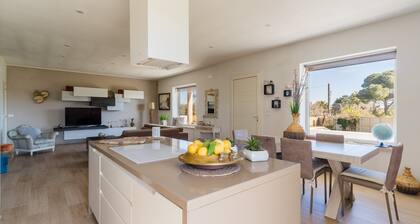 Villa '600 Tricase' with Private Terrace, Garden, and Air Conditioning