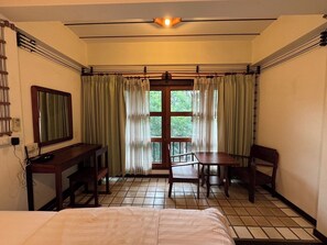 1 bedroom - Room-302 Serene Teak Boutique Apartments (Chiang Mai)