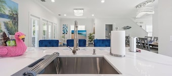 Gated Villa w/ Private Pool, 70" TV, Patio, Carport & Fast Wifi