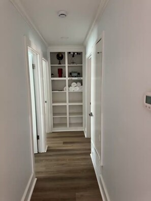 Interior - Fabulous 3-bedroom house with AC in charming Euless (Euless)