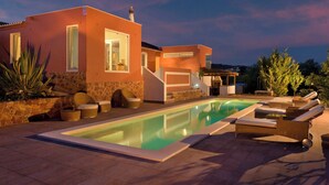 Bungalow, 1 phòng ngủ, sân hiên, quang cảnh vườn | Hồ bơi