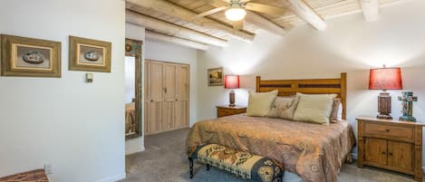 Travel crib, WiFi, bed sheets