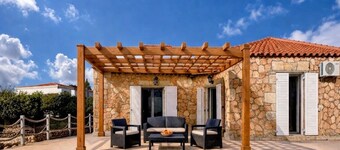 Beautiful 2-bedroom all stone villa in charming Vatsa Bay, Kefalonia Greece