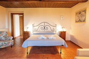 Room - Vrbo Property (Toscana)