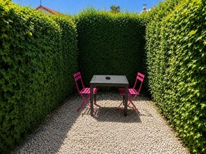 Outdoor dining - Maisonnette in La Rochelle with small garden (La Rochelle)