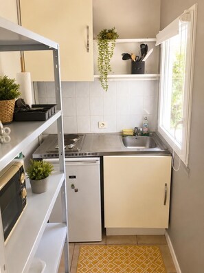 Private kitchen - Maisonnette in La Rochelle with small garden (La Rochelle)