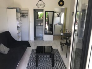 Living area - Vrbo Property (La Rochelle)