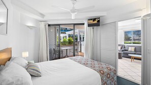2 bedrooms, iron/ironing board, Internet, bed sheets - Mooloolaba Resort next to beach 2BR apartment (Mooloolaba)