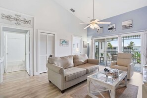 TV, DVD player, offices - #123 - Lake View, Tall Ceilings W Rare Floor Plan (Naples)