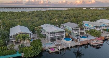 Best Experience W/ Services, Kayaks, Games & Pool!