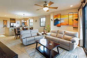 TV - Stunning Oceanview Condo w/ Exceptional Views & Resort-Style Amenities (Coco)