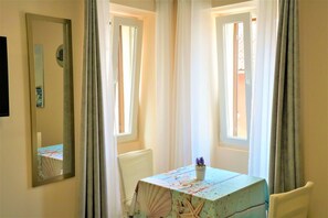 Dining - Casa Luigi Studio 2 – Unique View and Prime Location (Rovinj)