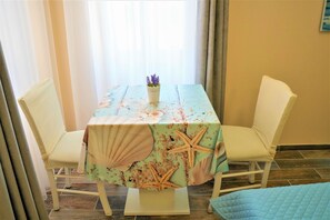 Dining - Casa Luigi Studio 2 – Unique View and Prime Location (Rovinj)