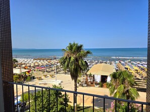 Property grounds - Beachfront & Sea View Apartment 102 (Durres)