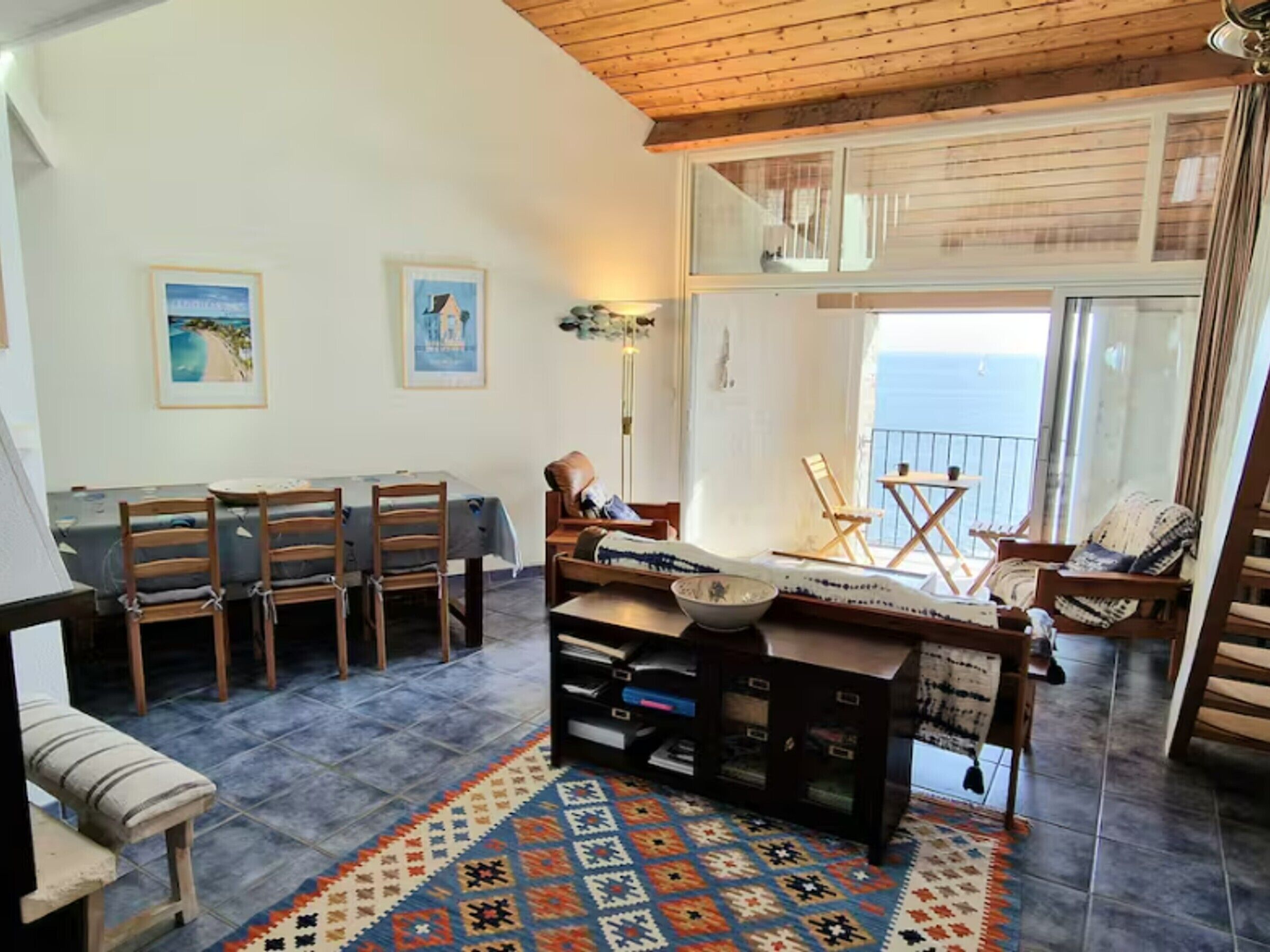 リビング エリア