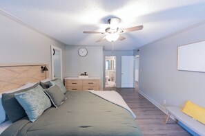 Room - Quiet Cozy Condo in Smyrna Near The Braves Stadium (Smyrna)