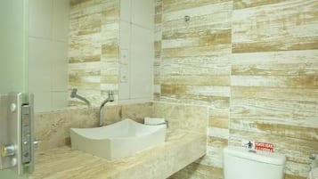 Standard Double Room | Bathroom