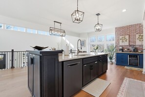 Private kitchen - Luxe on Lewis | Utica Sq / EXPO | Chef's Kitchen (Tulsa)