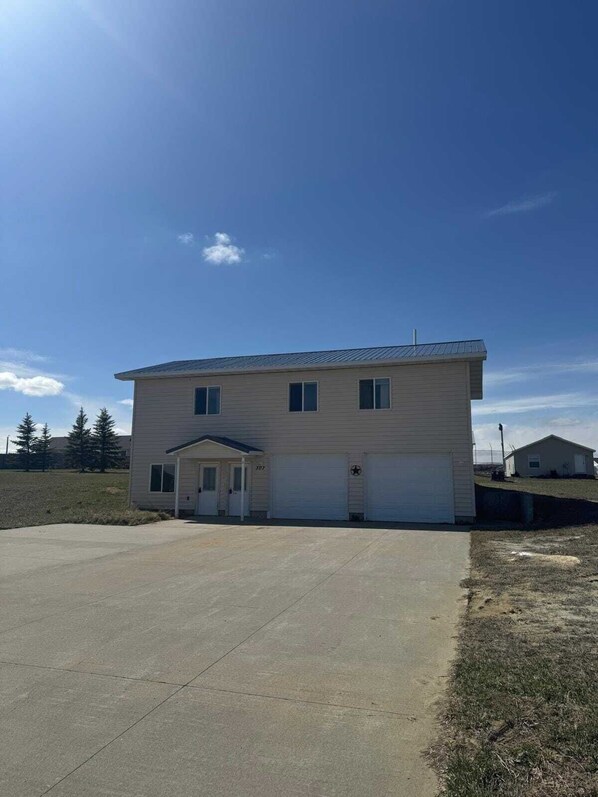 Exterior - Homestead Lodge in Belfield, ND (Belfield)