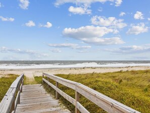 Beach - Oceanfront 6BR House w/ Elevator + Decks (Bethany Beach)