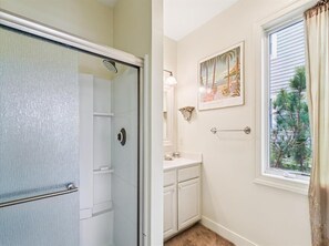 Towels - Oceanfront 6BR House w/ Elevator + Decks (Bethany Beach)