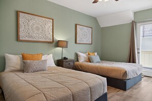 2 bedrooms, WiFi, bed sheets - Sleek Retreat @ HB Resort w/Views and Deck! (Horseshoe Bay)