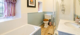 Coachman's House, Maxstoke. Minutes from Birmingham NEC