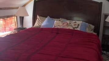 1 bedroom, iron/ironing board, travel cot, free WiFi