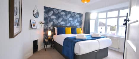 3 bedrooms, desk, iron/ironing board, free WiFi