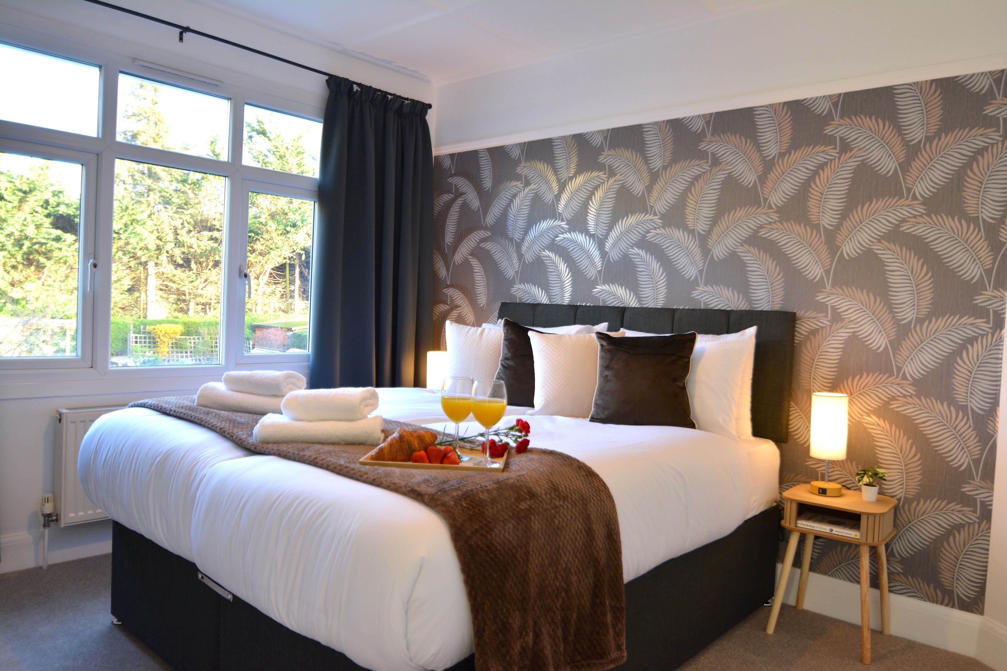 3 bedrooms, desk, iron/ironing board, free WiFi