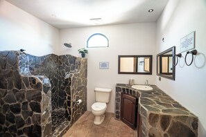Bathroom - Remodeled 6-bedroom Stunner with A/C in Jaco Beach (Jaco Beach)