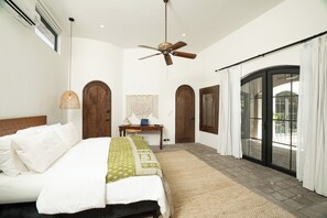 Room - Remodeled 6-bedroom Stunner with A/C in Jaco Beach (Jaco Beach)