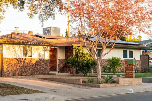 Redlands Retreat - 3BR, Gym, Pool, Outdoor Shower