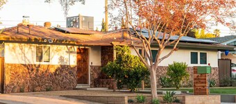 Redlands Retreat - 3BR, Gym, Pool, Outdoor Shower