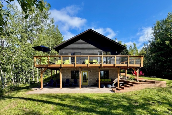 Cabin Master View
Facing Lake Superior
2 Story Walkout
Wraparound Composite Deck