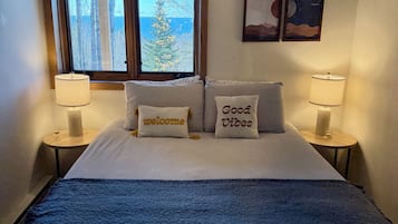 3 bedrooms, desk, free WiFi, bed sheets