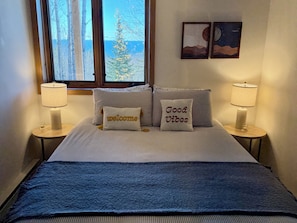 3 bedrooms, desk, free WiFi, bed sheets